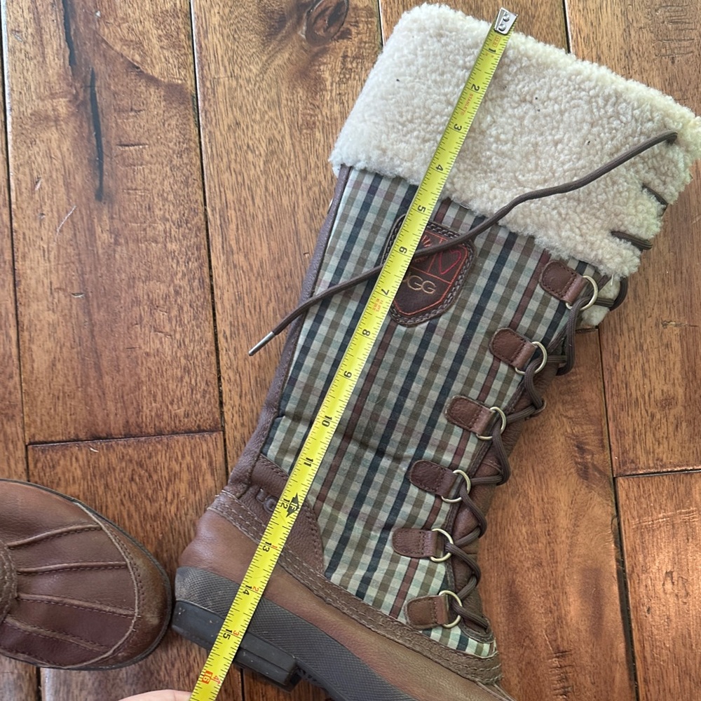 UGG Women's Brown and Cream Plaid Winter Boots size 9 - Picture 7 of 9